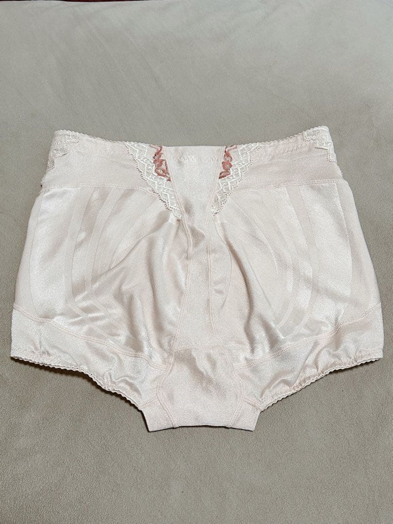 【最終値下げしました】マルコ　リベルディーニュ　ショートガードル　EL ピンク