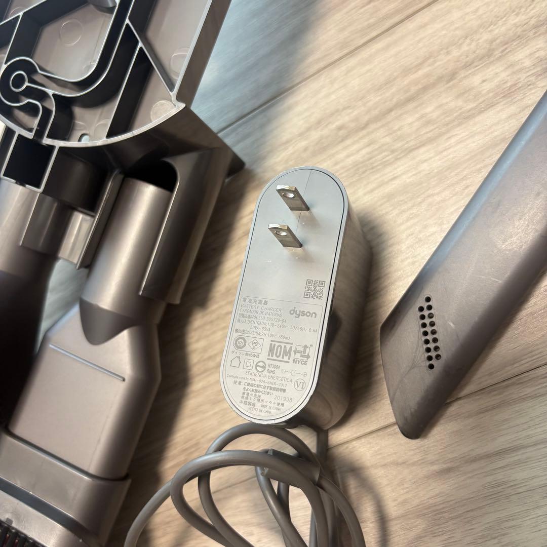 ダイソンDyson v7 fluffy SV11 掃除機