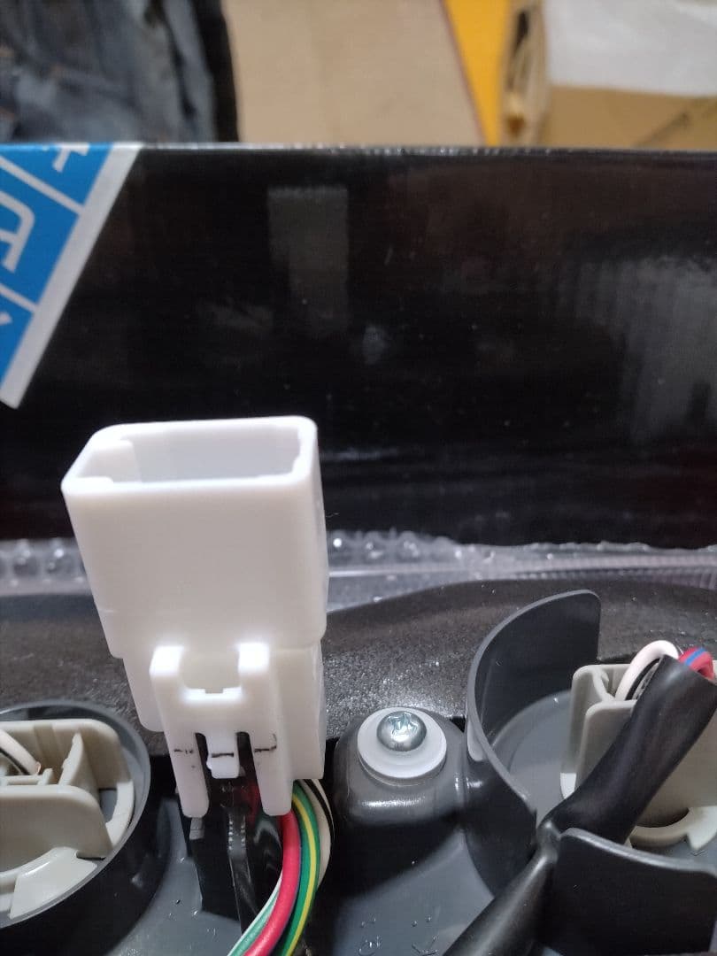 ハイエース新品未使用テールランプ2個セット