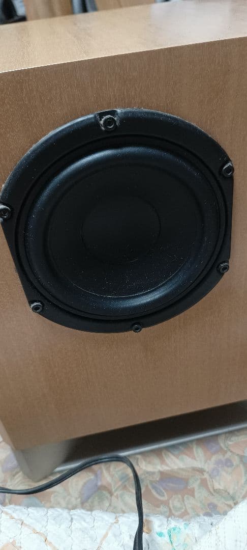 ヤマハ　YST-SW225　　高級Peerless　パッシブラジエーター搭載