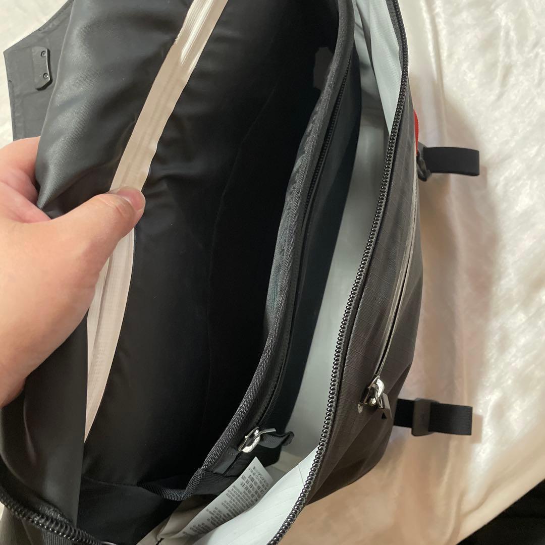 アークテリクス　グランヴィル 10 クーリエ バッグ