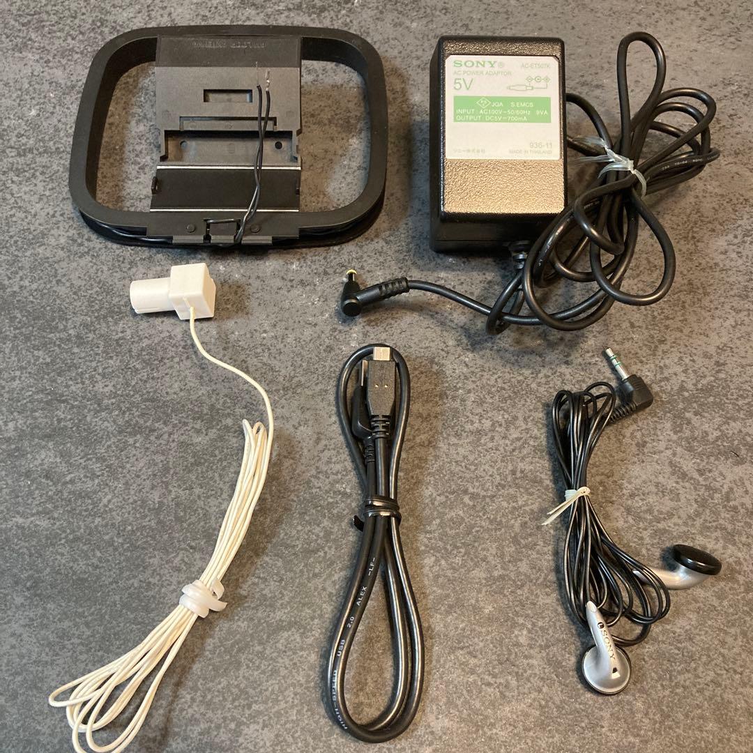 中古品　SONY ポータブルラジオレコーダー ICZ -R100 ICレコーダー