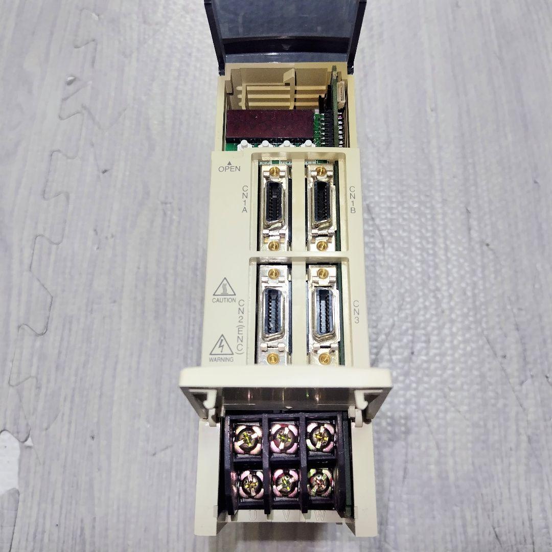 三菱電機 サーボアンプ MR-J2S-20A/サーボモーターHC-KFS23