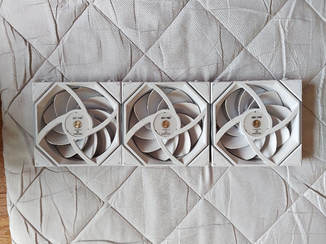 PC用ファン・クーラー Lian Li UNI FAN TL Wireless 120 WT