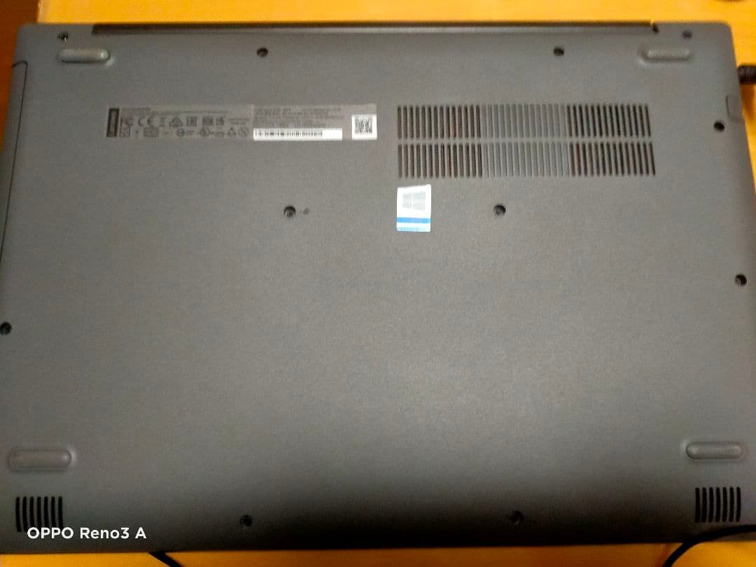 Lenovo Ideapad 330-15IKB 本体 初期化済み