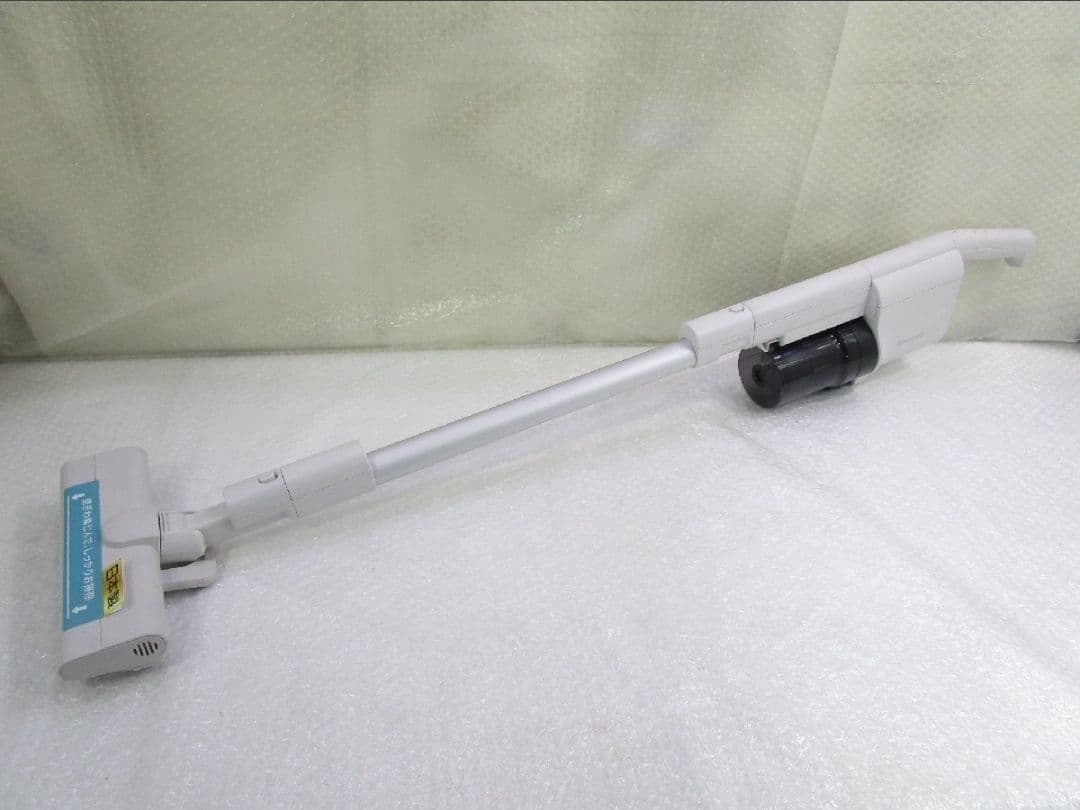 ほぼ未使用 24年製 Panasonic コードレスクリーナー 掃除機アイボリー