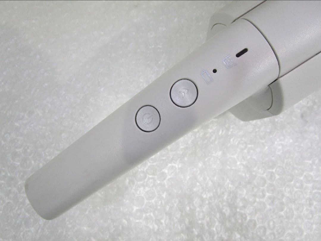 ほぼ未使用 24年製 Panasonic コードレスクリーナー 掃除機アイボリー