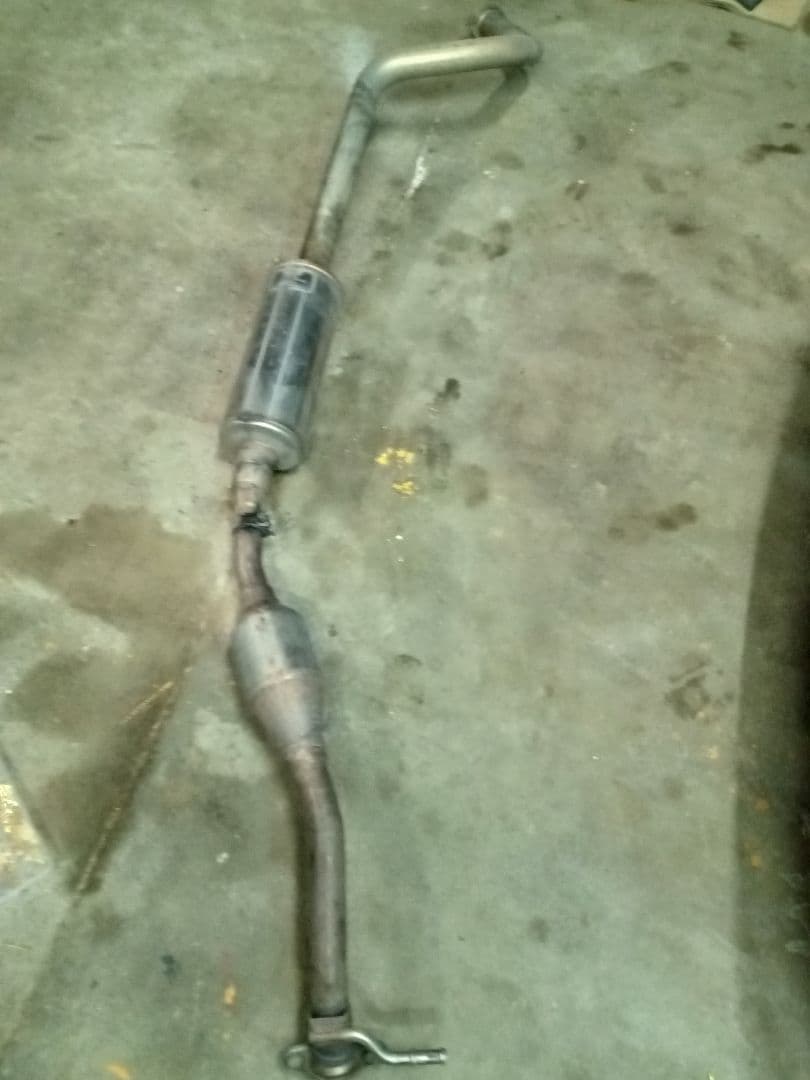 ha36sアルトワークスRSのBLITZフロント中間パイプマフラー