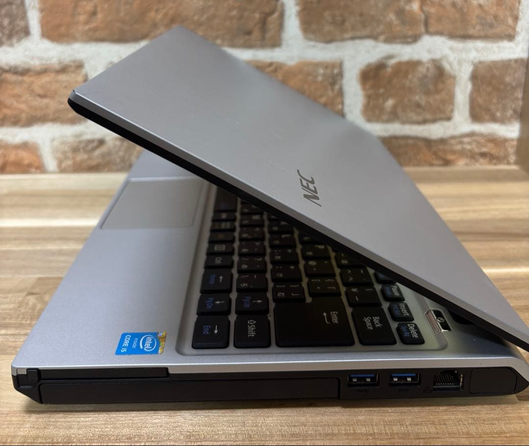 NEC ノートPC 13.3型コンパクト　Windows11 Office付