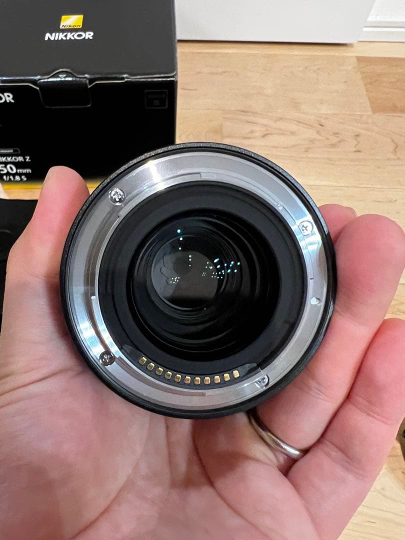Neko Gazer NIKKOR Z 50mm f/1.8 S レンズ