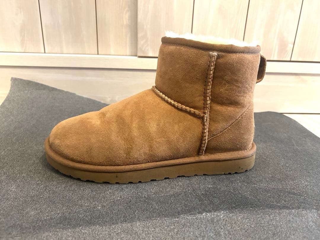 UGGアグ　クラシックミニ5884 24cm ムートンブーツ　ブラウン