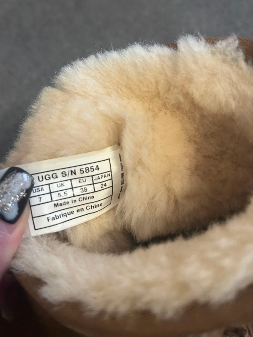 UGGアグ　クラシックミニ5884 24cm ムートンブーツ　ブラウン