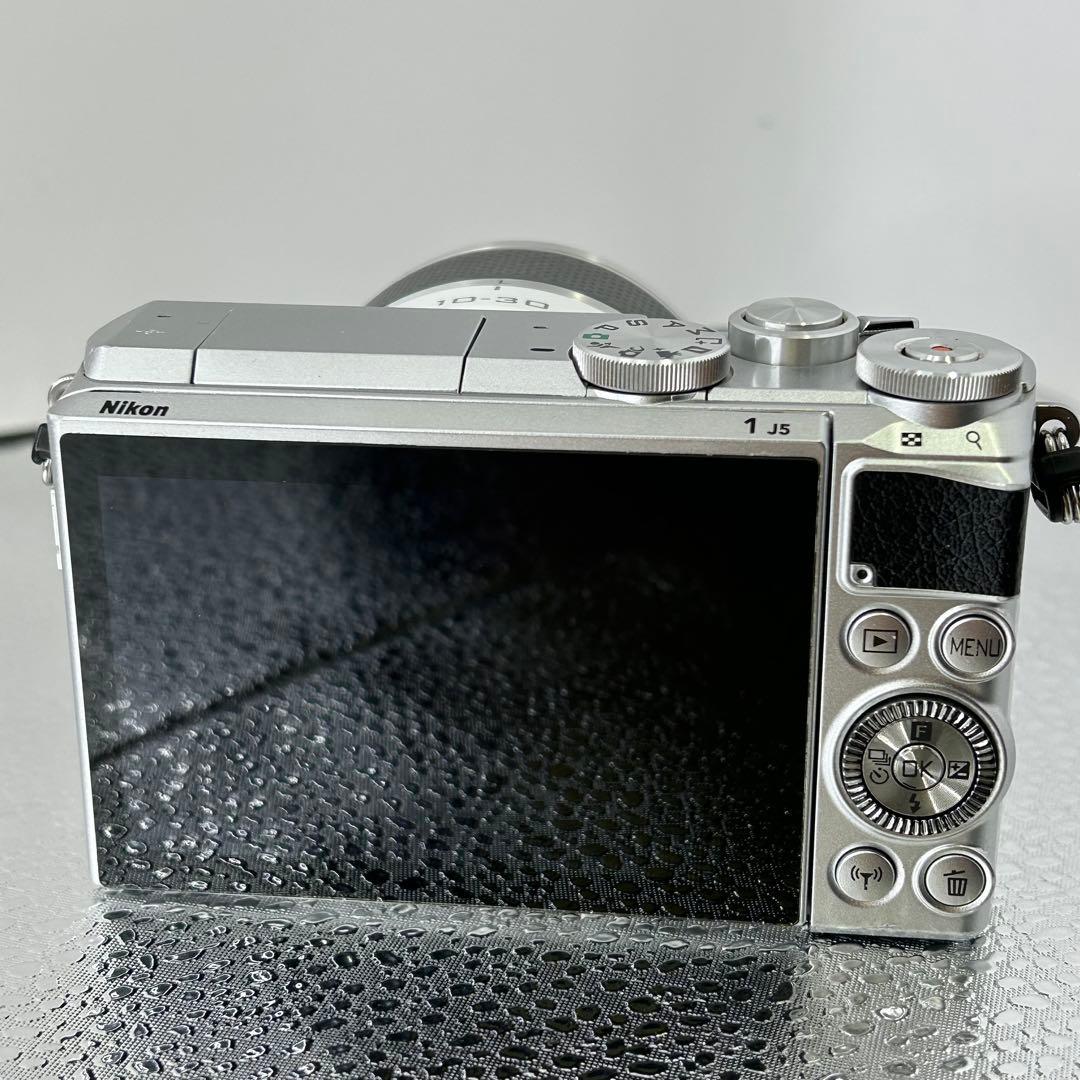 ■美品 Nikon ニコン 1 J5 レンズセット ミラーレスカメラ