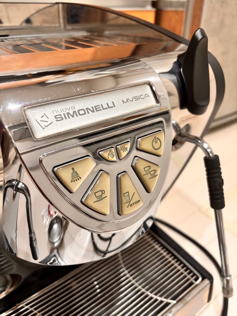 SIMONELLI MUSICAエスプレッソマシン