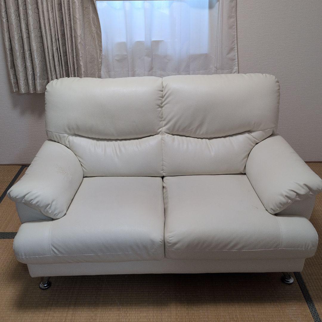 R*n様 ホワイト 2人掛けソファ 合成皮革
