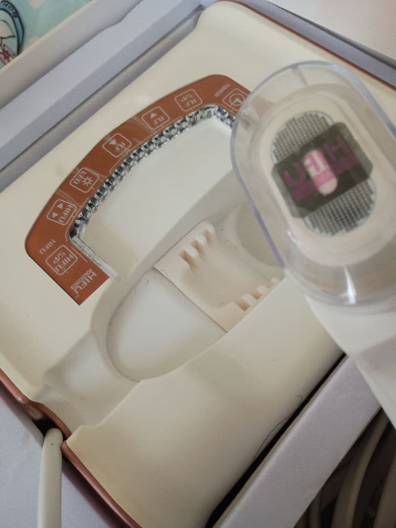 HIFU美顔器 目もとアタッチメント付き