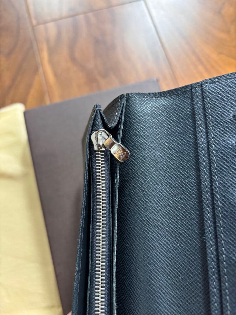 LOUIS VUITTON 長財布 エピ レザー　美品