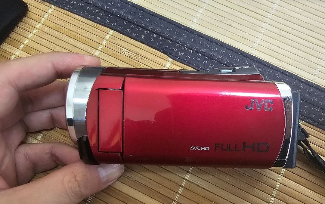 JVC Everio FULL HD GZ-E235-R ビデオカメラ 本体