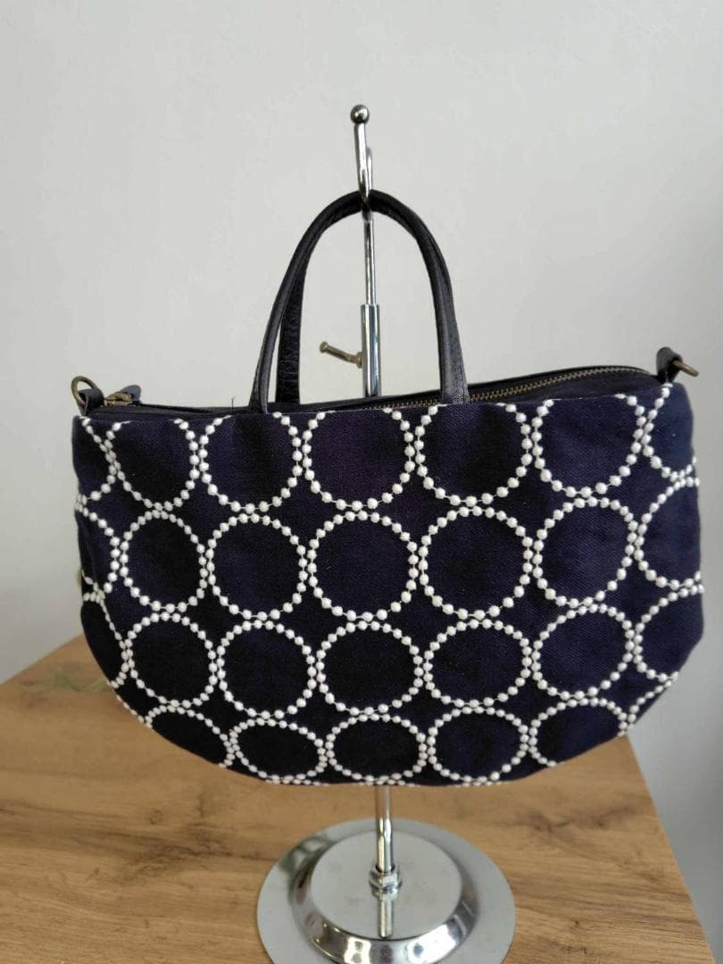 ミナペルホネン/2025tambourineタンバリンネイビー×白/ラウンドショ