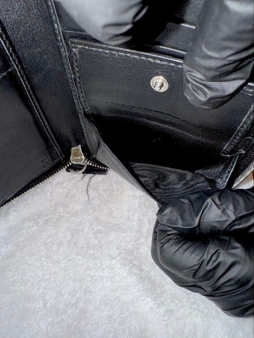 GUCCI ボディバックと長財布のセット