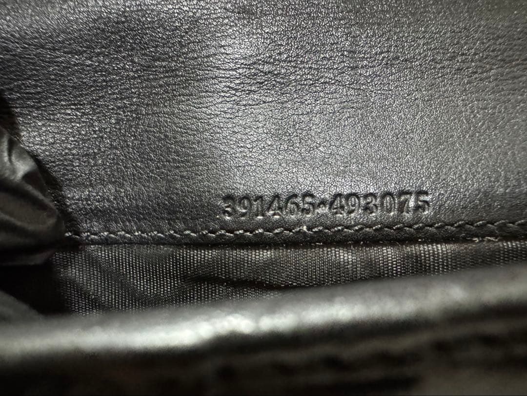 GUCCI ボディバックと長財布のセット