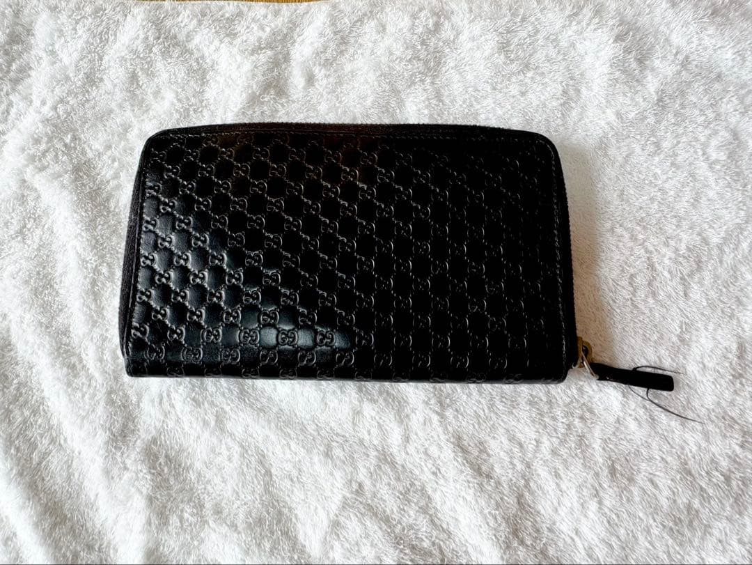 GUCCI ボディバックと長財布のセット