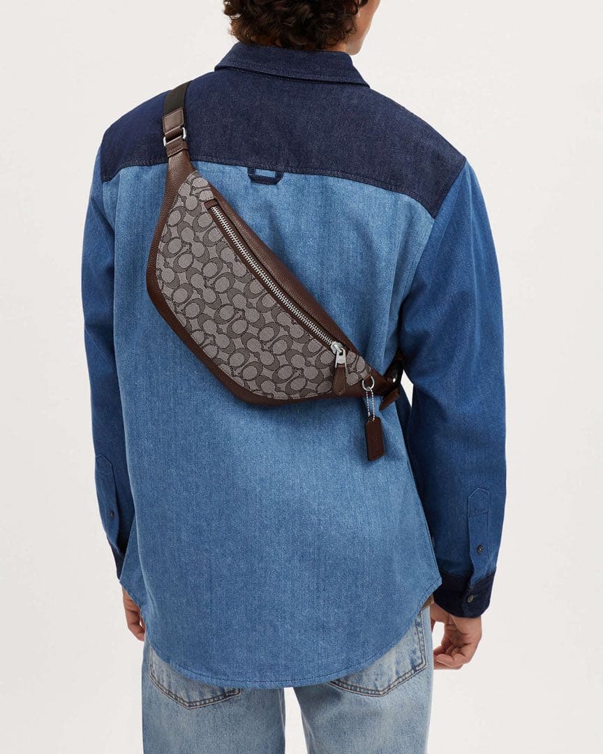 【COACH】コーチ　ワーレン　ベルトバッグ　ボディバッグ　シグネチャー　新品