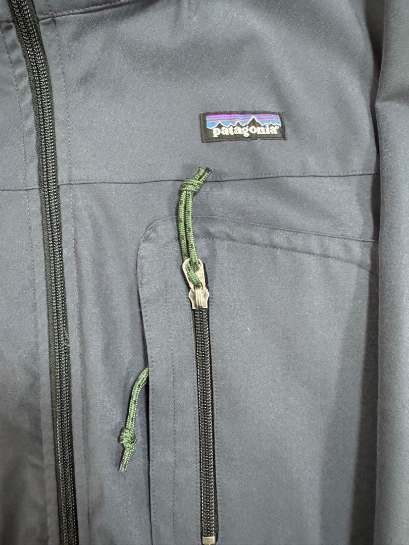 【美品】patagonia ハイドロシェッド カナダ製 Mチャコール SST