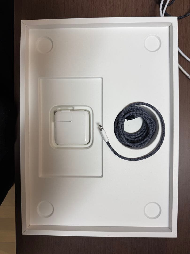 Apple MacBook M3 13インチ ミッドナイト