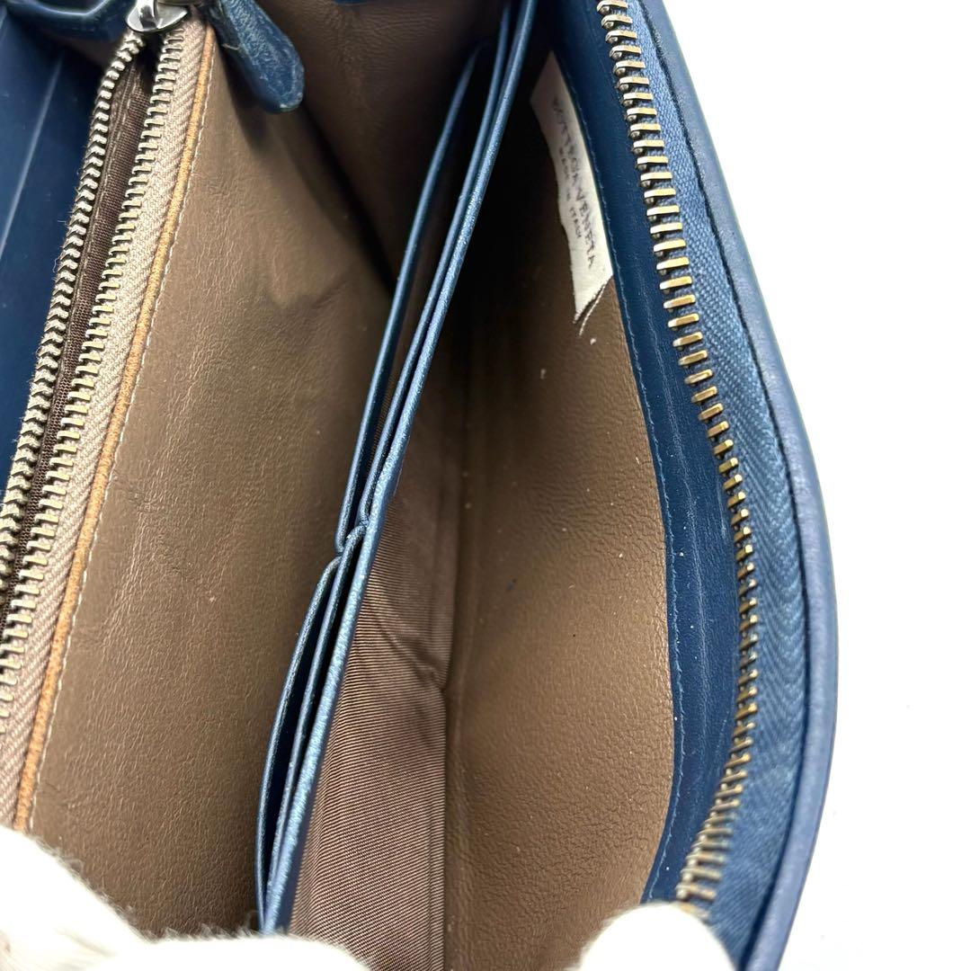 【美品】BOTTEGA　長財布　ラウンドジップ　ネイビー　青系　イントレチャート