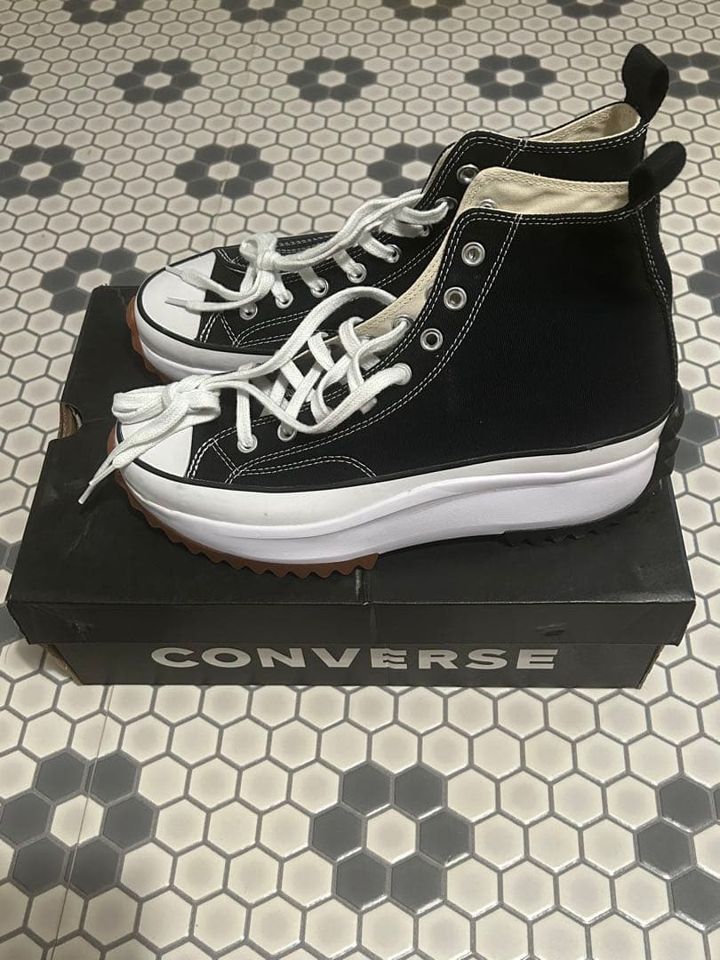 CONVERSE ブラック ハイカット スニーカー