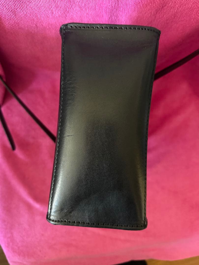 Emma aura ブラックレザー ハンドバッグ