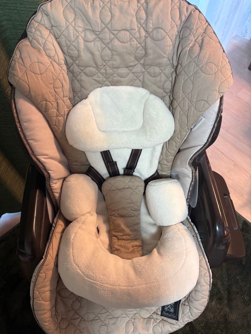 Combi コンビ CWL ネムリラ　AT オートスウィング　電動チェア