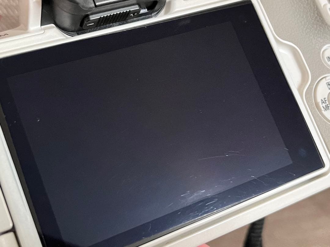 Canon ミラーレスカメラ【EOS Kiss M】