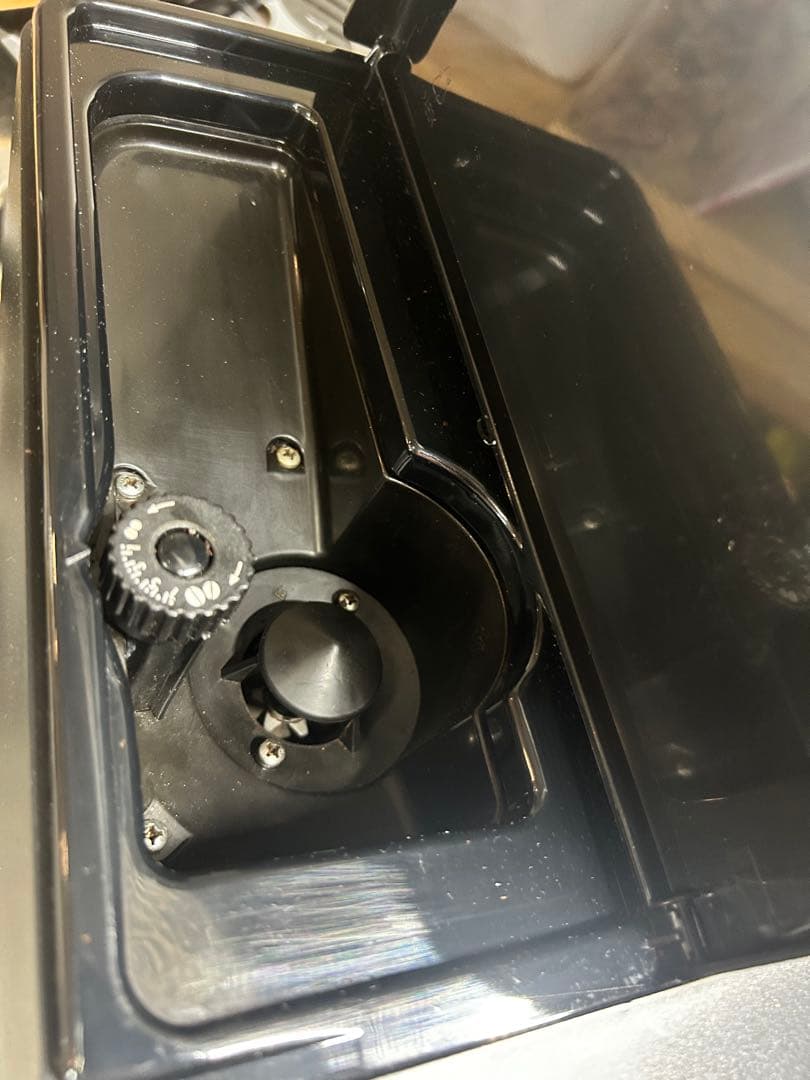 デロンギ　全自動コーヒーマシン　マグニフィカ　ESAM1000SJ