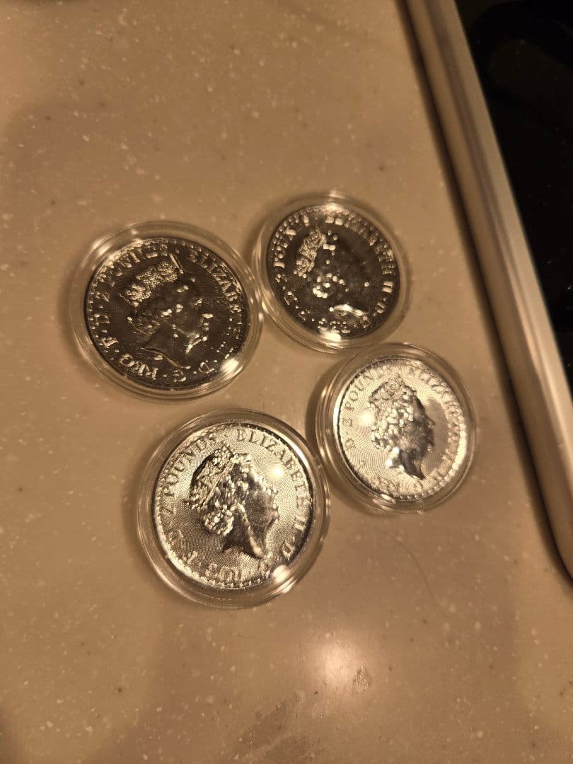 【純銀】2023 エリザベス女王 1オンスx4　銀貨　ケース付