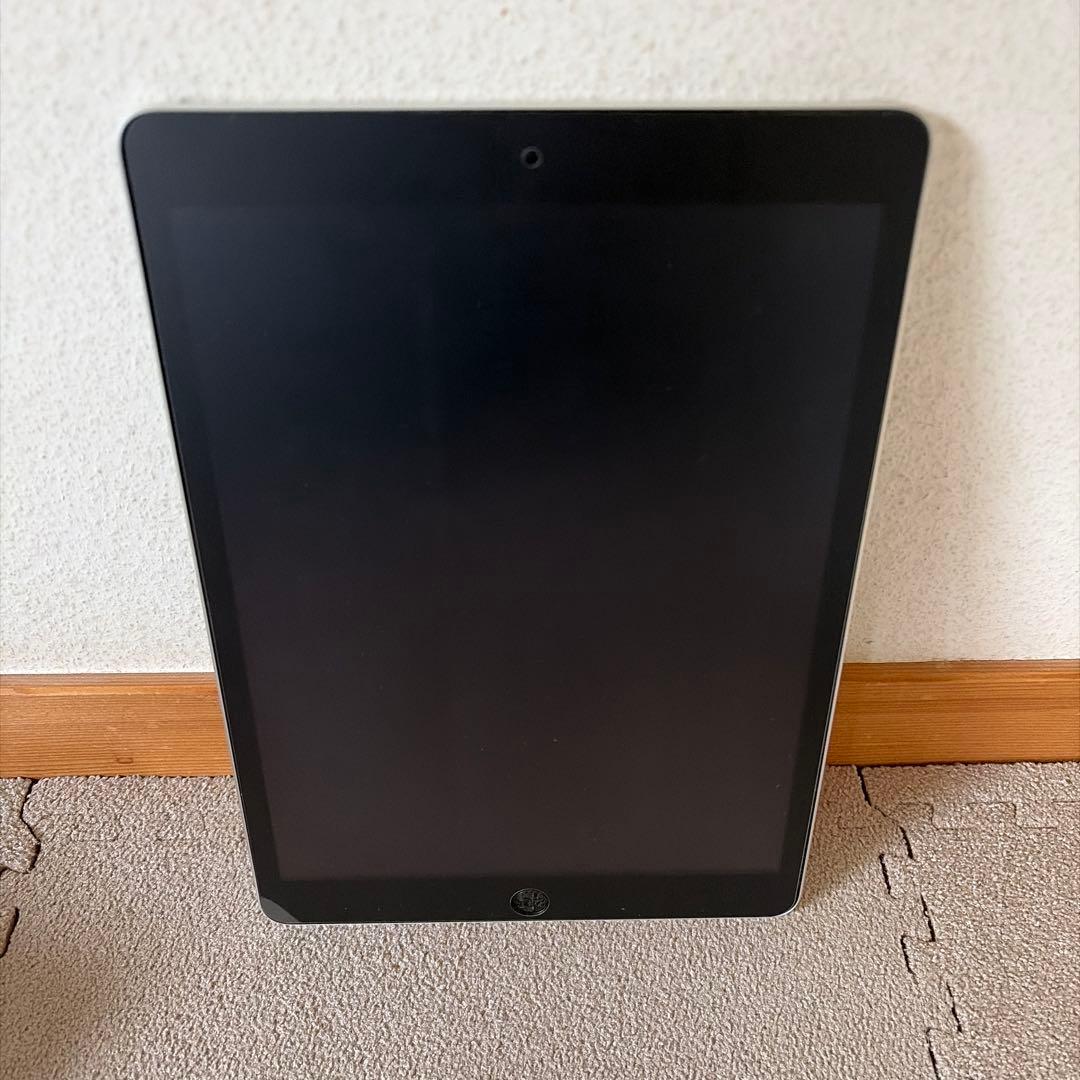 【キキ様購入】Apple iPad シルバー 本体　第9世代　wifi 64GB