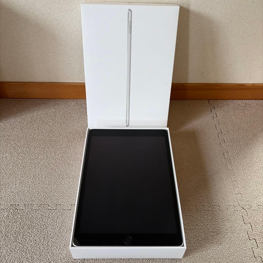 【キキ様購入】Apple iPad シルバー 本体　第9世代　wifi 64GB