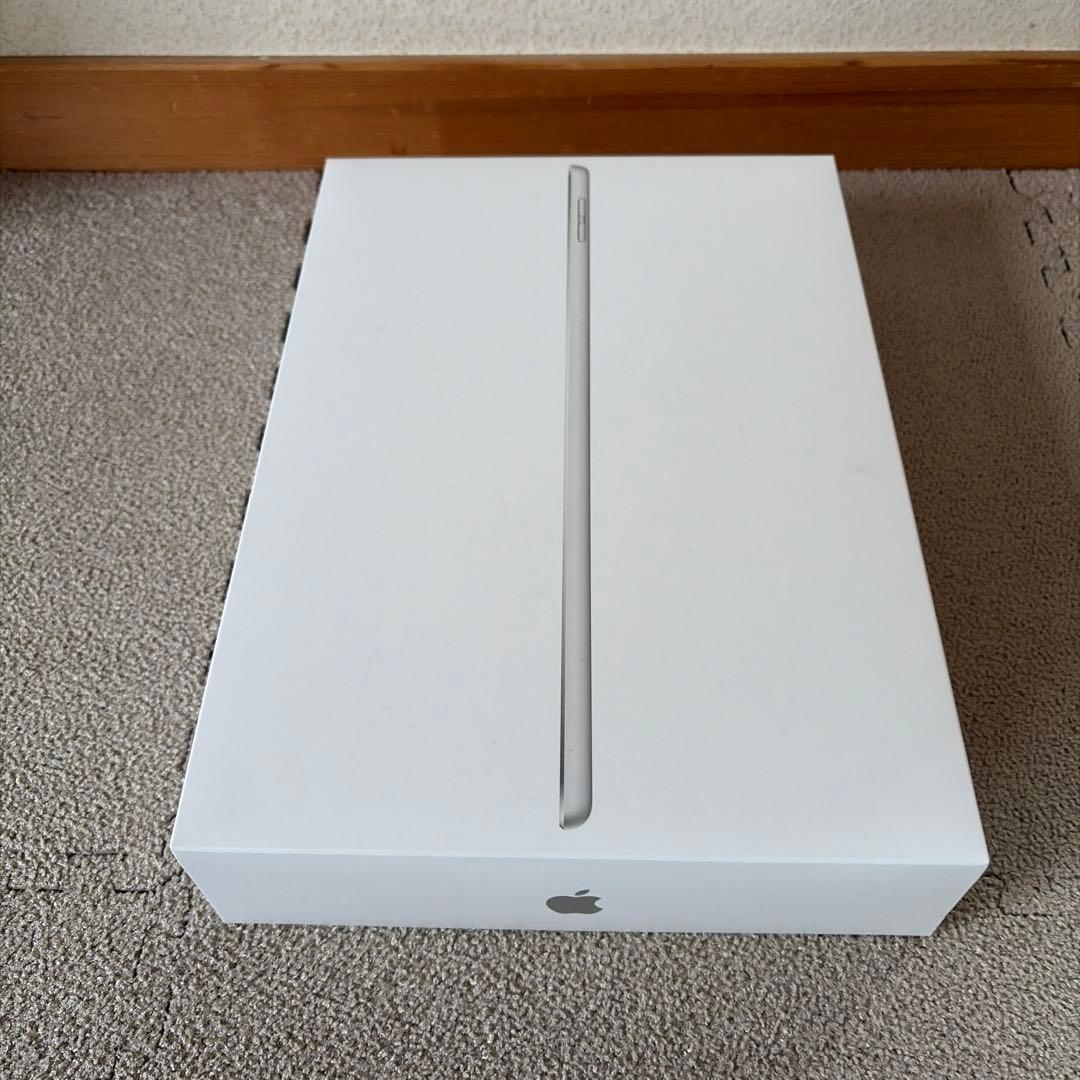 【キキ様購入】Apple iPad シルバー 本体　第9世代　wifi 64GB