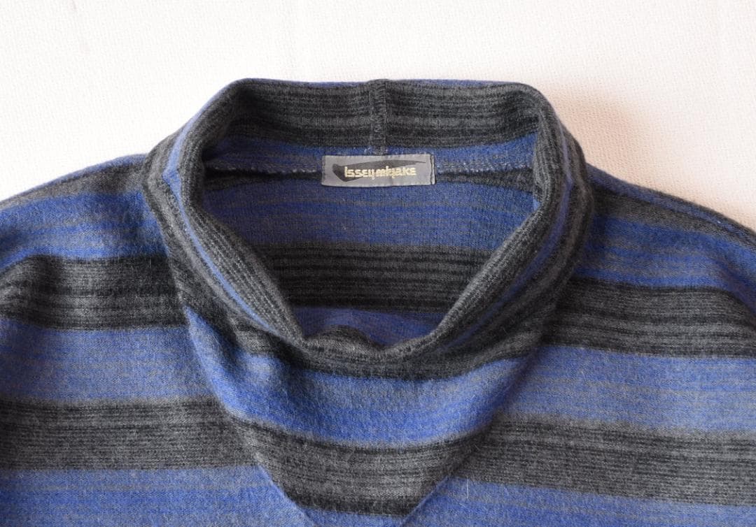 archive　ISSEY MIYAKE 　ハイネック・ウールニットカットソー