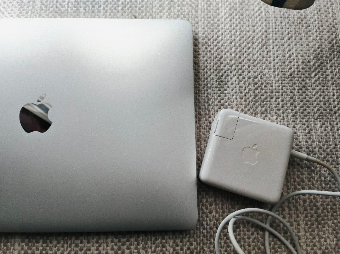 MacBookPro13 2019年 Corei5 8GB 256GB シルバー