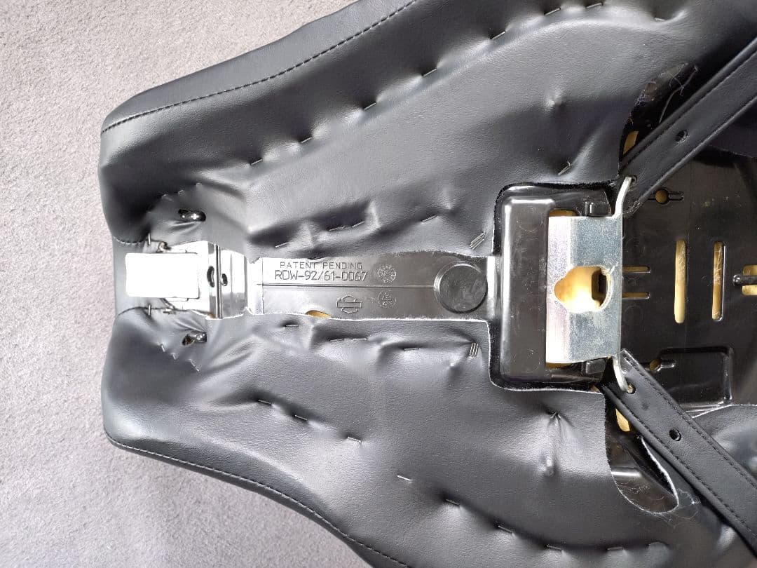 ハーレー　スポーツスター　リデュースリーチシート　純正オプション