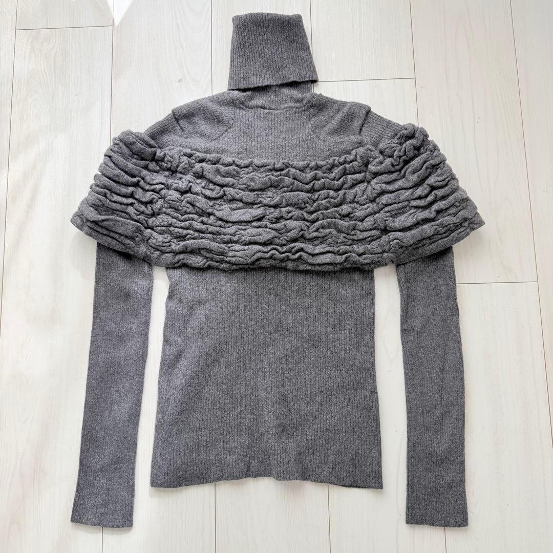 希少✨シャネル　オフショルフリル　リブニット タートルネックセーター ココマーク