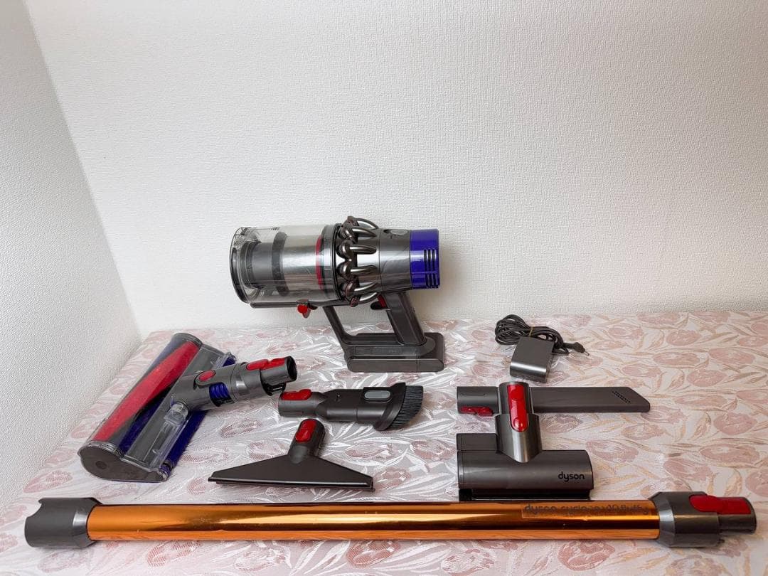 【分解洗浄済】267-ダイソン dyson v10 sv12 掃除機 作動品