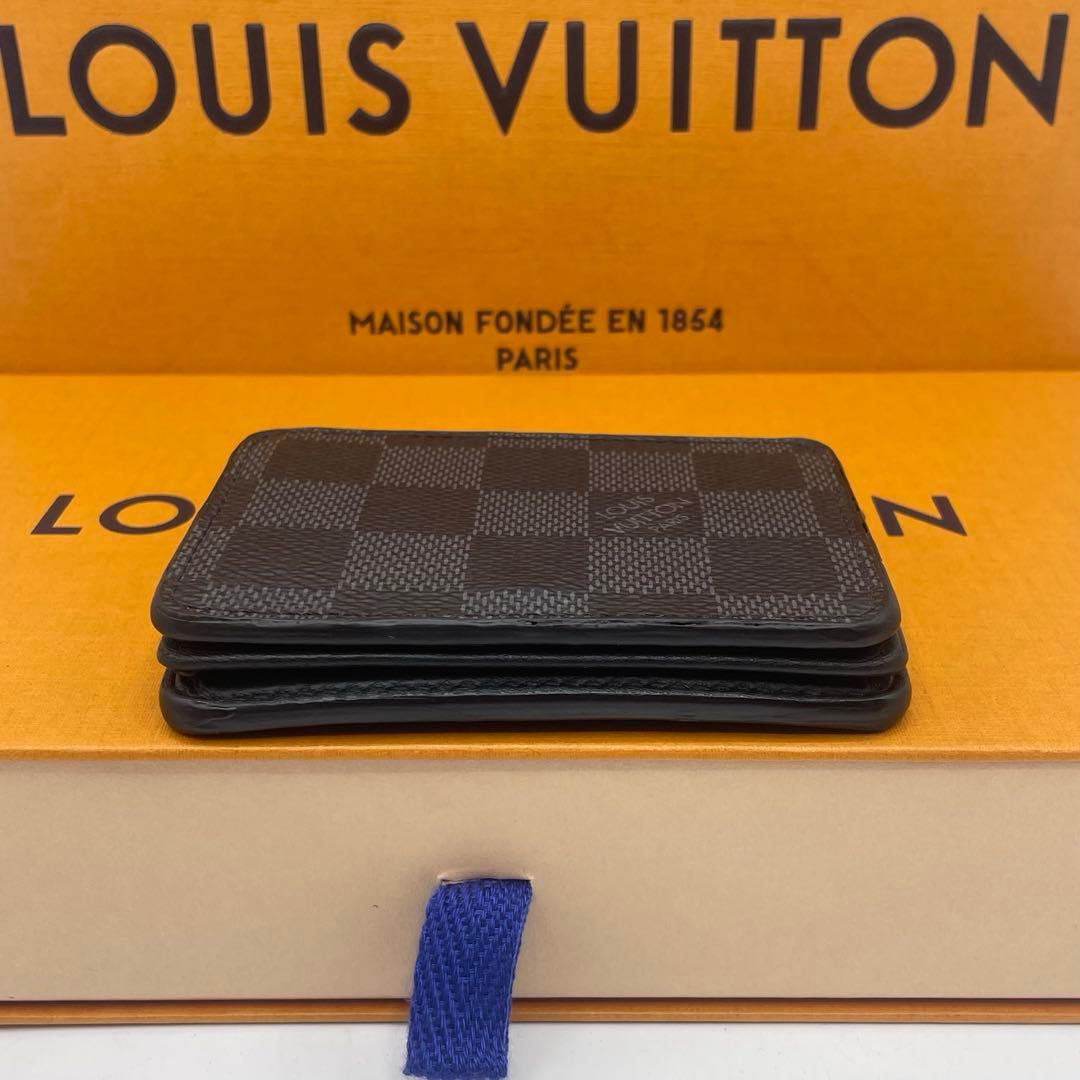 ルイヴィトン　ケース　グラフィット　ボワット　ダミエ