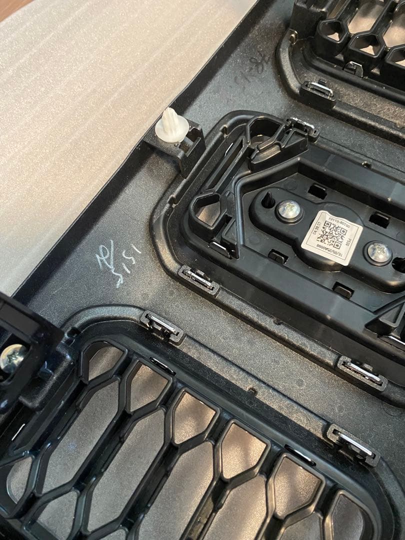 ジムニー ノマド 純正 フロントグリル