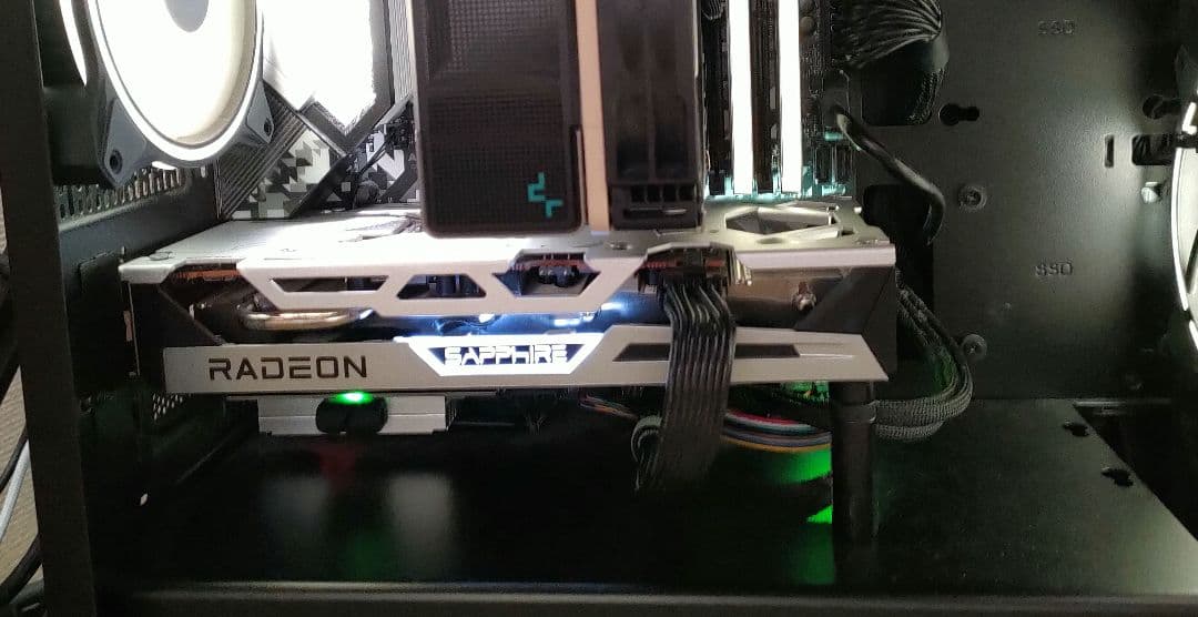 グラフィックボード・グラボ・ビデオカード Sapphire NITRO+ Radeon RX 6600 XT 8GB