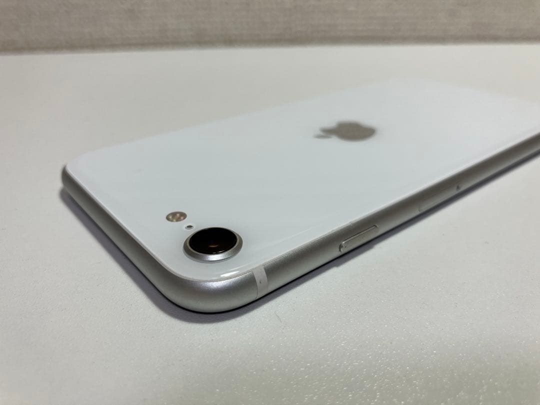 64GB バッテリー77% iPhone SE (第2世代) ホワイト