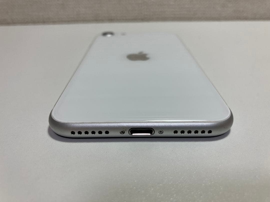 64GB バッテリー77% iPhone SE (第2世代) ホワイト