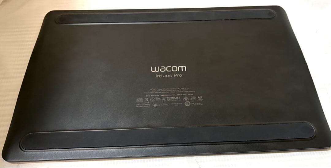 【中古品】WACOM Intuos Pro PTH-660/K0 medium